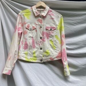 Adyson Parker white with slashes of red and yellow jackets, size small